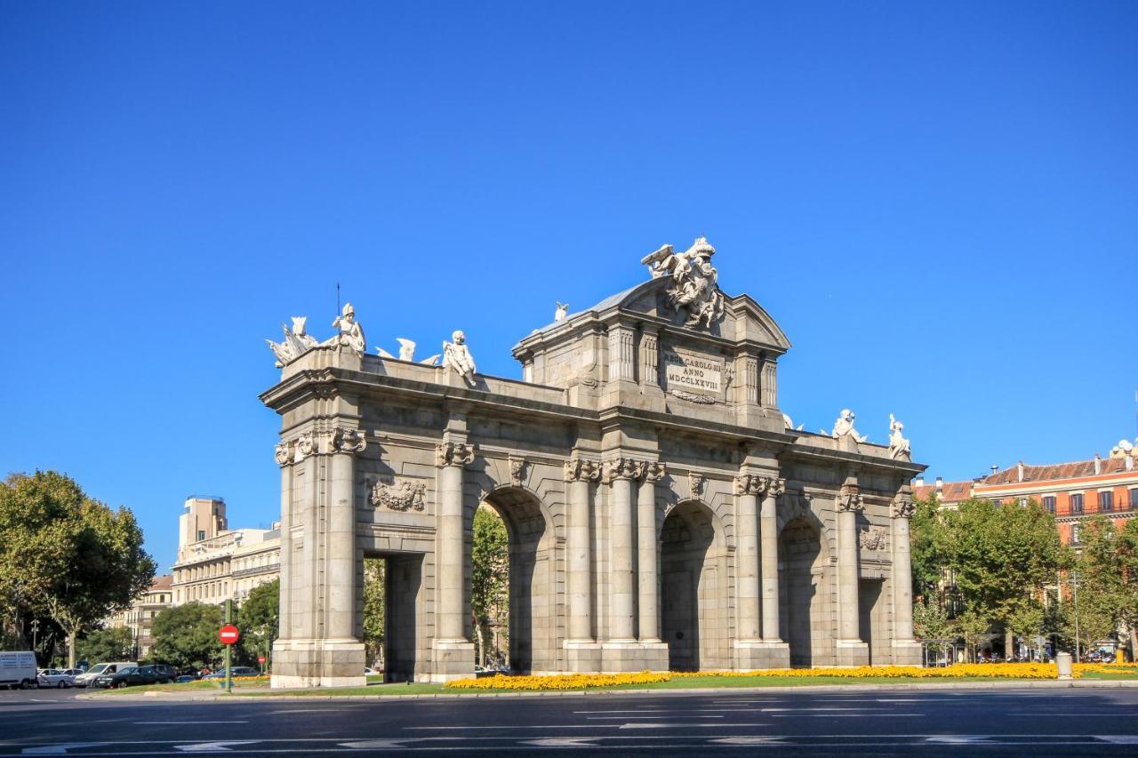 Luxury Belmont Puerta Del Sol Apartment Madrid Exterior photo
